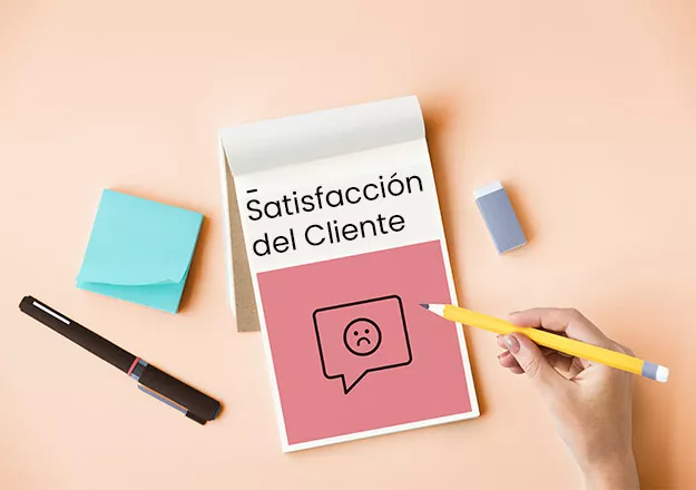 Fotografía que ilustra la importancia de los indicadores de evaluación respecto al nivel de satisfacción del cliente.